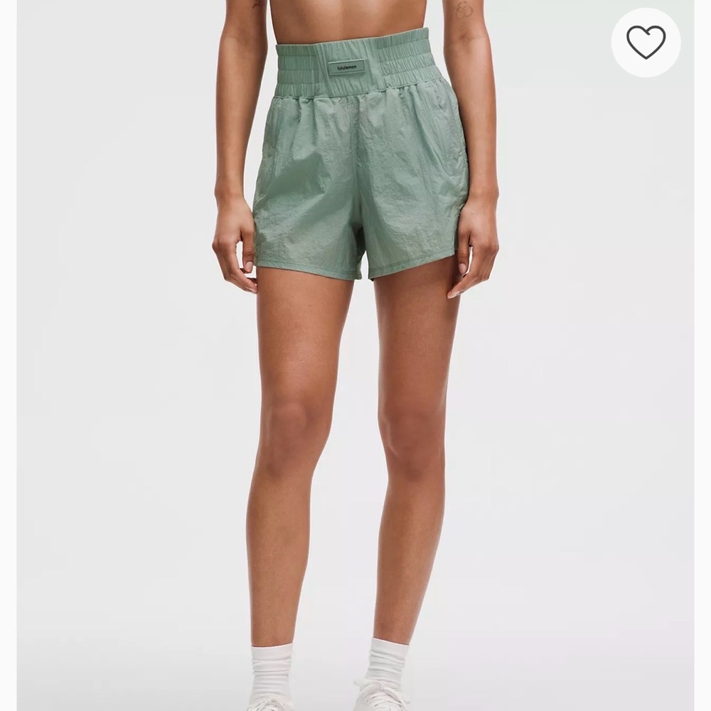 lululemon athletica Sage Lightweight SHR Training Short 4”, size 4